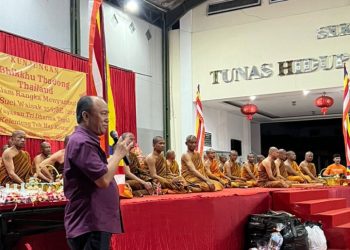 Keramahan Wakil Walikota Tegal Jumadi Sambut 32 Bhiksu Manca Negara di Kota Tegal