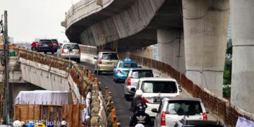 Polisi Menghentikan Percobaan Bunuh Diri di Tol Antasari. Sumber Solopos.