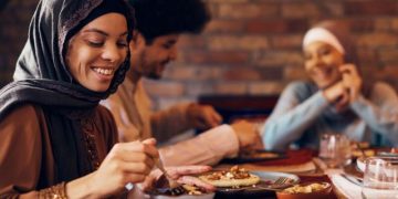 Strategi Efektif Mengatasi Lapar dan Dahaga saat Puasa #RamadanBugar. Sumber BBC.