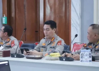 Polri Kirim Tim Asistensi untuk Bantu Polda Jawa Barat dalam Pencarian Tiga Buronan Kasus Pembunuhan Cirebon. Sumber Viva.