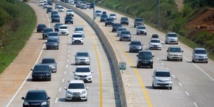 Puncak Arus Mudik Lebaran 2025 Dimulai, One Way Diberlakukan Sejak Pagi