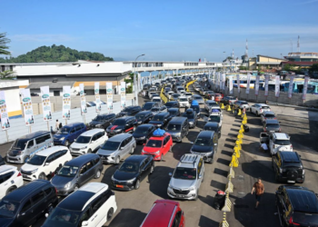 Ratusan Pemudik Antre Berjam-jam di Pelabuhan Merak, Penyebab Kurang Diketahui