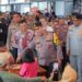 Kapolri dan Kakorlantas Pantau Arus Balik di KM 456, Bagikan Bingkisan ke Petugas