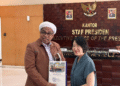 Professor Ngabalin, bersama Vice Presiden BUFS Korea Selatan Prof. Kwon, Sun-Hee, Ph . D