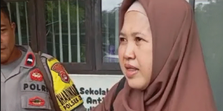 Kepsek SMAN di Lebak Dinonaktifkan Usai Diduga Tampar Murid yang Ketahuan Merokok
