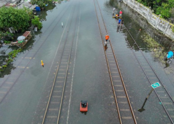 KAI Batalkan 38 Perjalanan Kereta Akibat Banjir di Sejumlah Lintasan