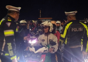 Menjaga Jalan, Menjaga Kehidupan, Dedikasi Polantas dalam Operasi Ketupat 2026Menjaga Jalan, Menjaga Kehidupan, Dedikasi Polantas dalam Operasi Ketupat 2026