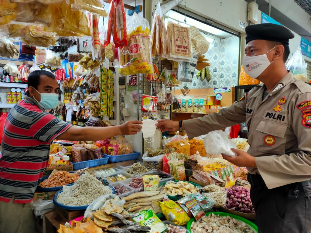 Pendisiplinan Protokol Kesehatan, Pembagian Masker Dalam Masa Ppkm Level I