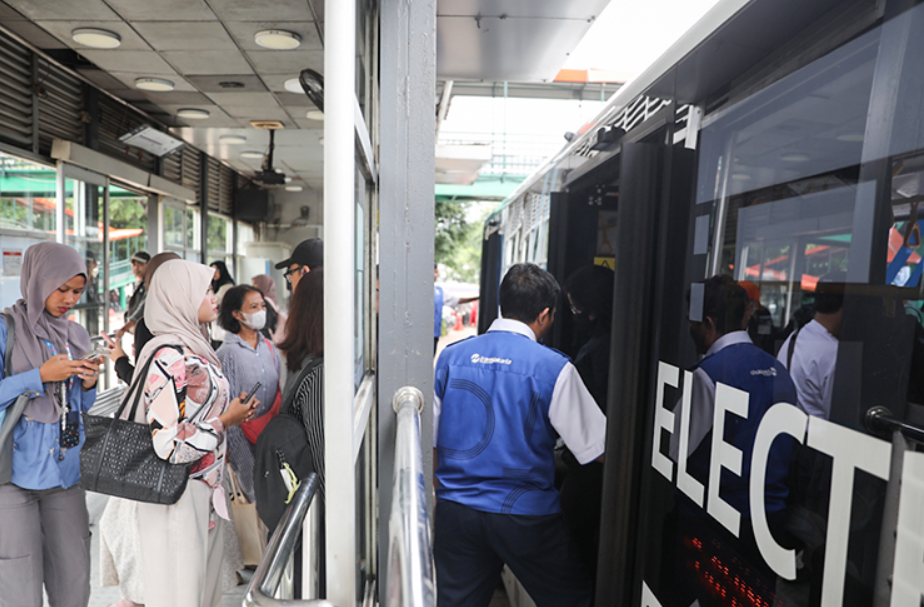 Kakek Sebut Penumpang Teroris di TransJakarta, Polisi Telusuri Identitasnya
