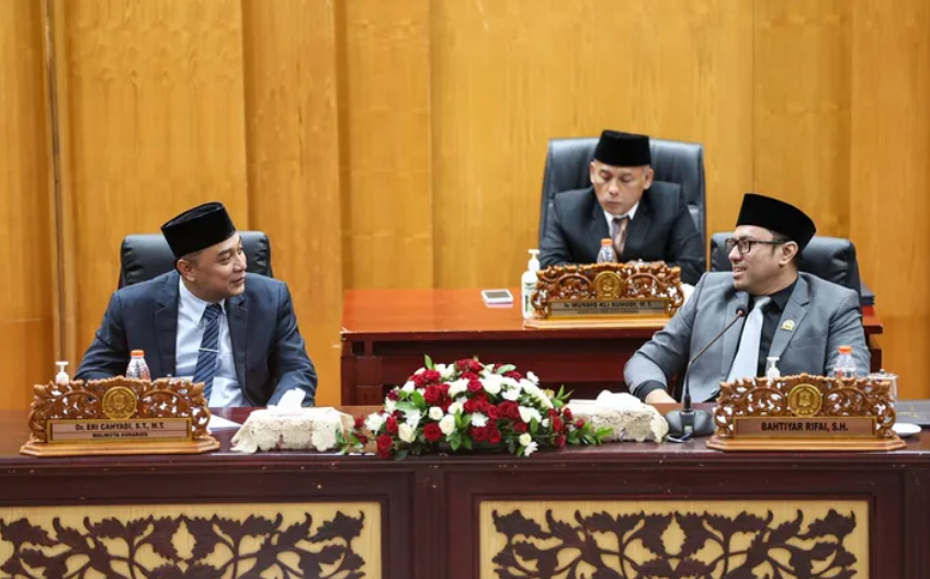 DPRD dan Pemkot Surabaya Sepakati Nota Keuangan R-APBD 2026, Eri Cahyadi Tekankan Skala Prioritas Program Kerakyatan