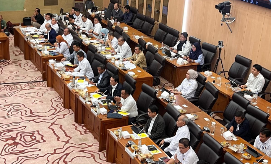 Bahlil Lahadalia Tegur Keras Dirjen Gakkum ESDM Soal Penindakan Tambang Ilegal di DPR