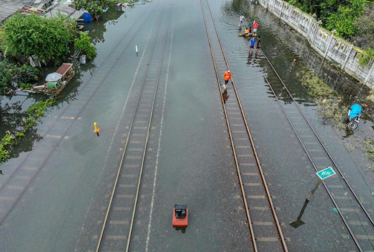 KAI Batalkan 38 Perjalanan Kereta Akibat Banjir di Sejumlah Lintasan